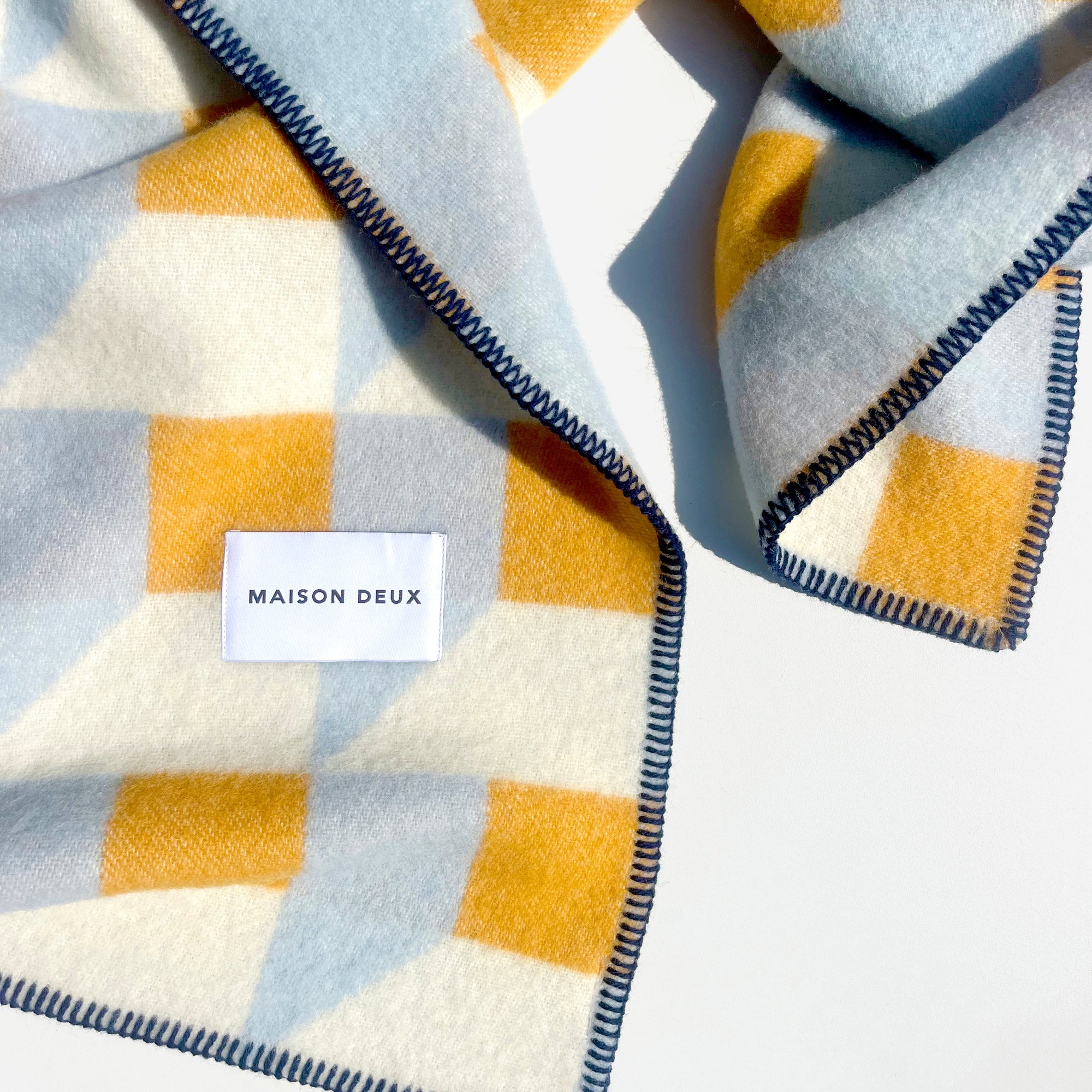 Cubics wool blanket