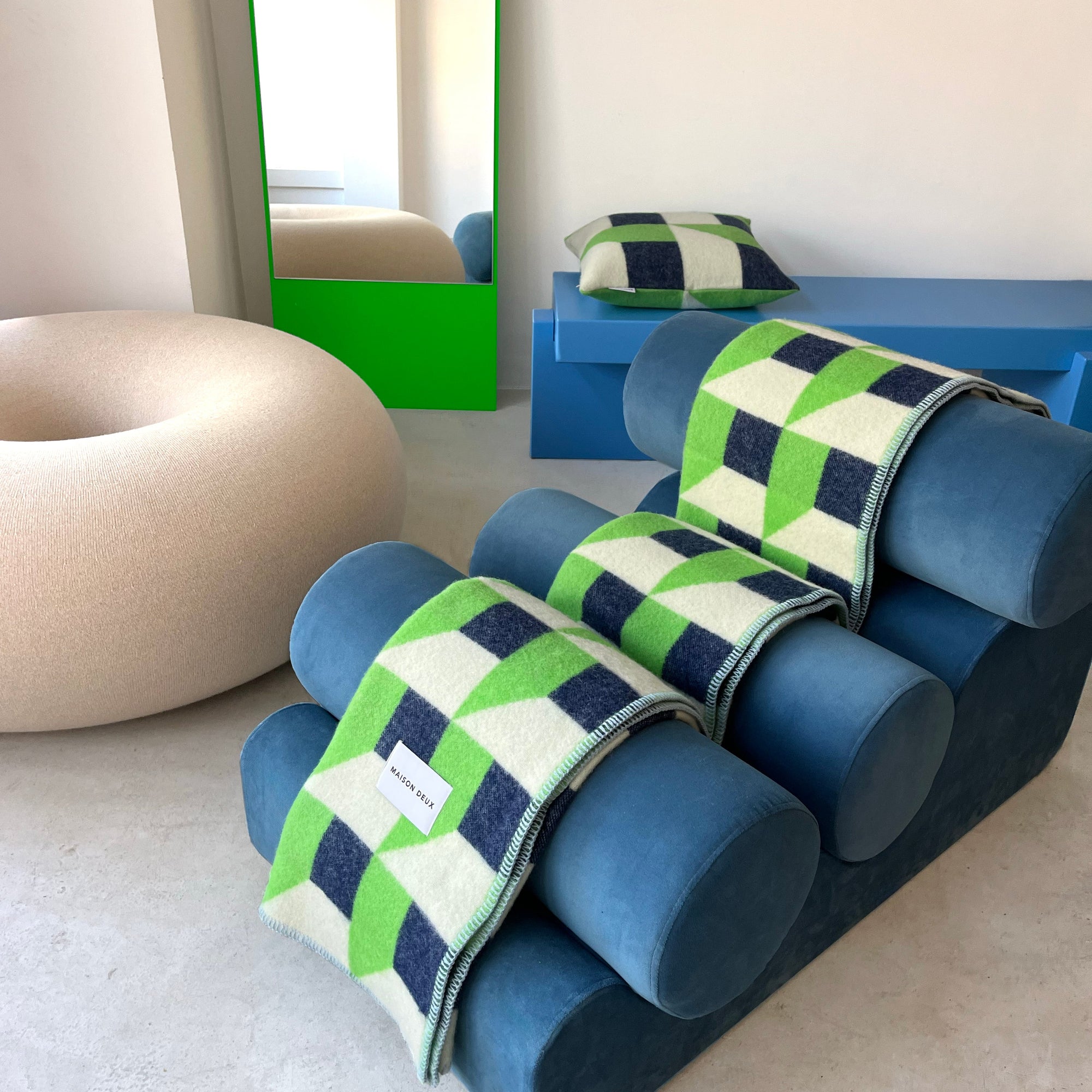 Cubics wool blanket
