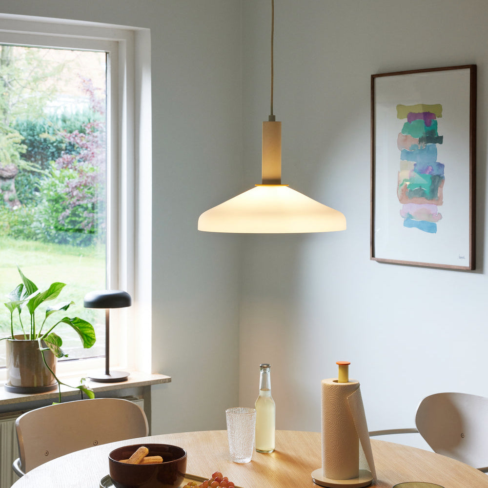 Focal frame in walnut