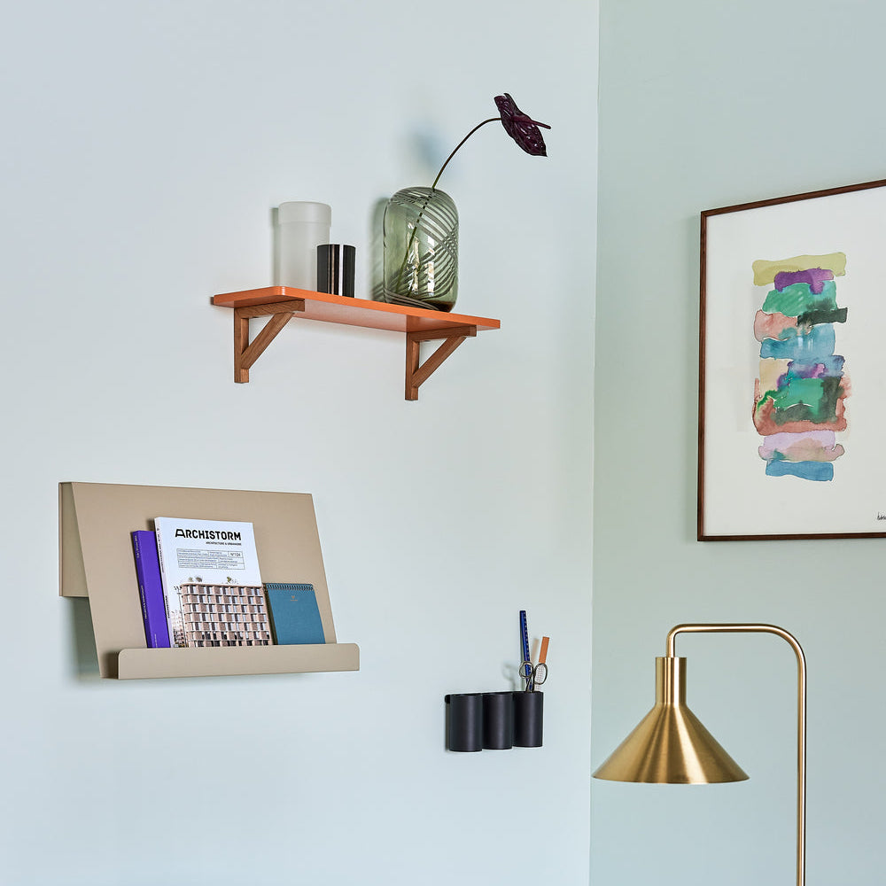 Focal frame in walnut