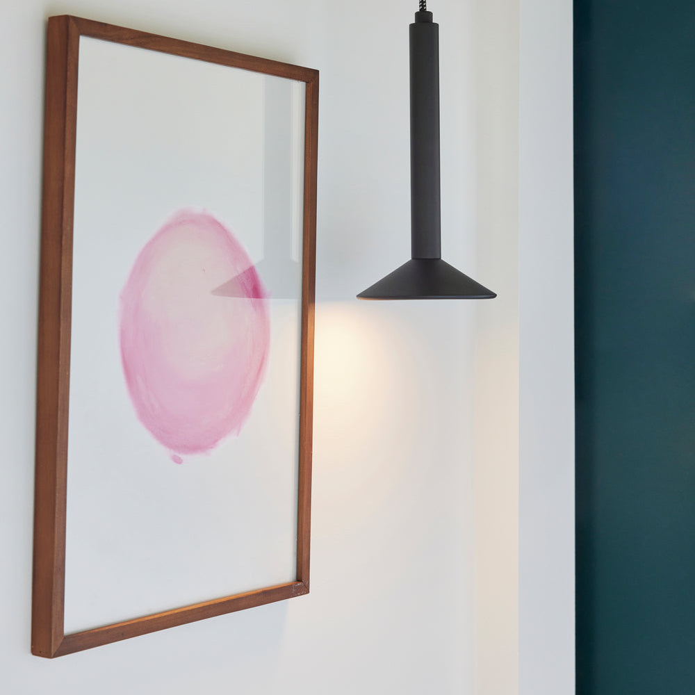 Focal frame in walnut