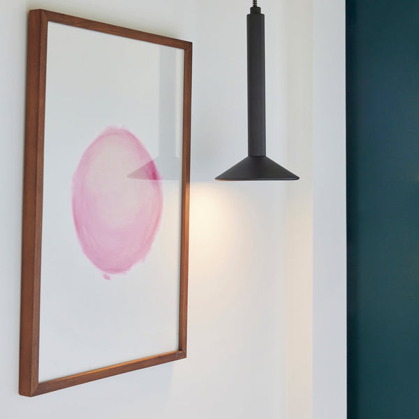 Focal frame in walnut