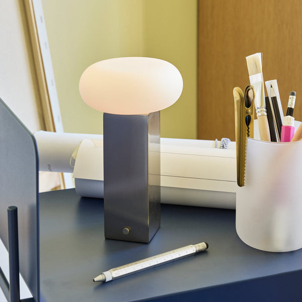 Low portable lamp 