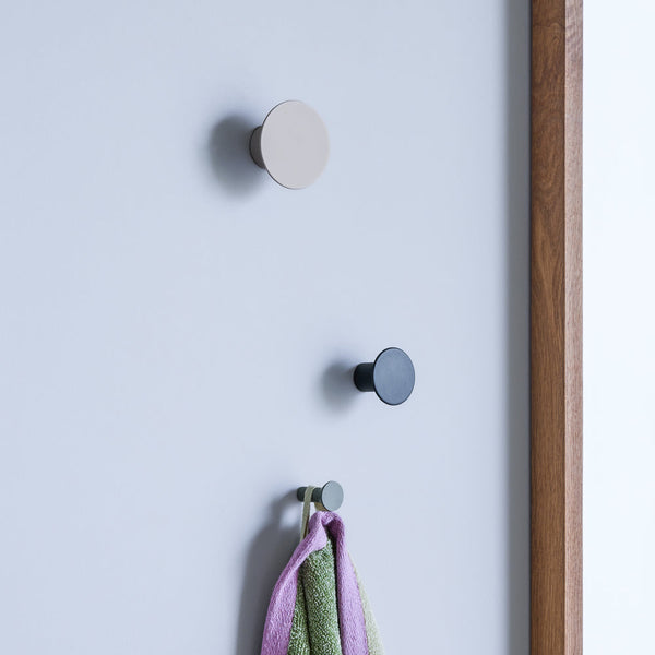 Spot wall hooks