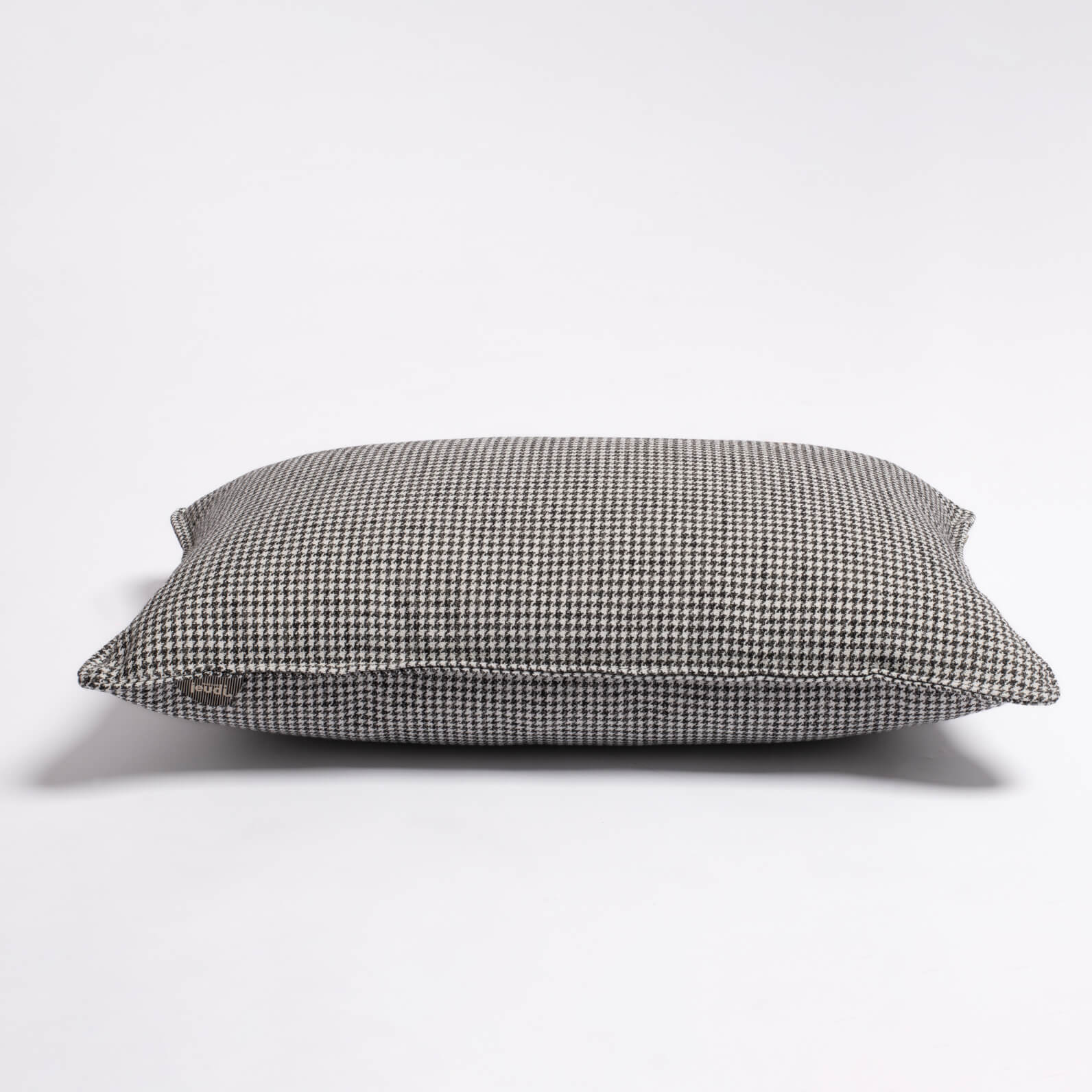 Cocotte ecru/noir cushion 50x30cm