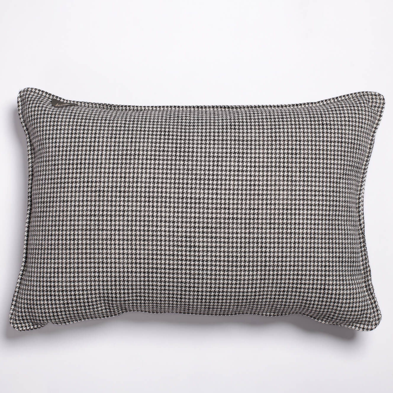 Cocotte ecru/noir cushion 50x30cm