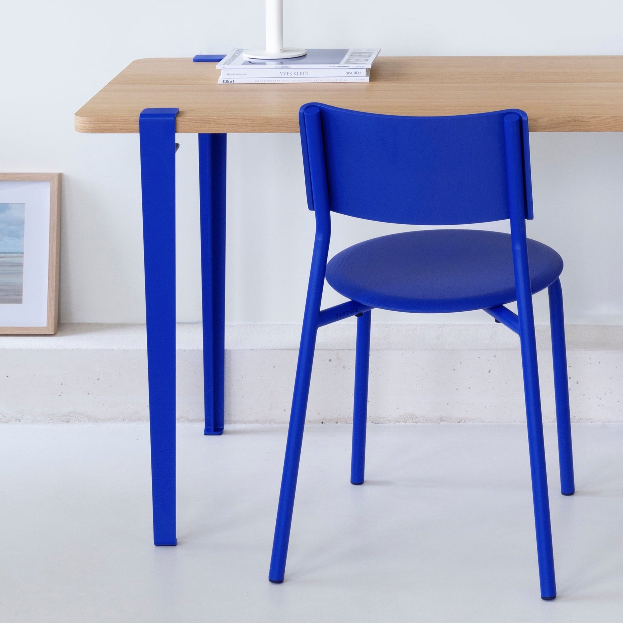 Tiptoe x Klein Blue® - Chaise SSD - bois éco-certifié