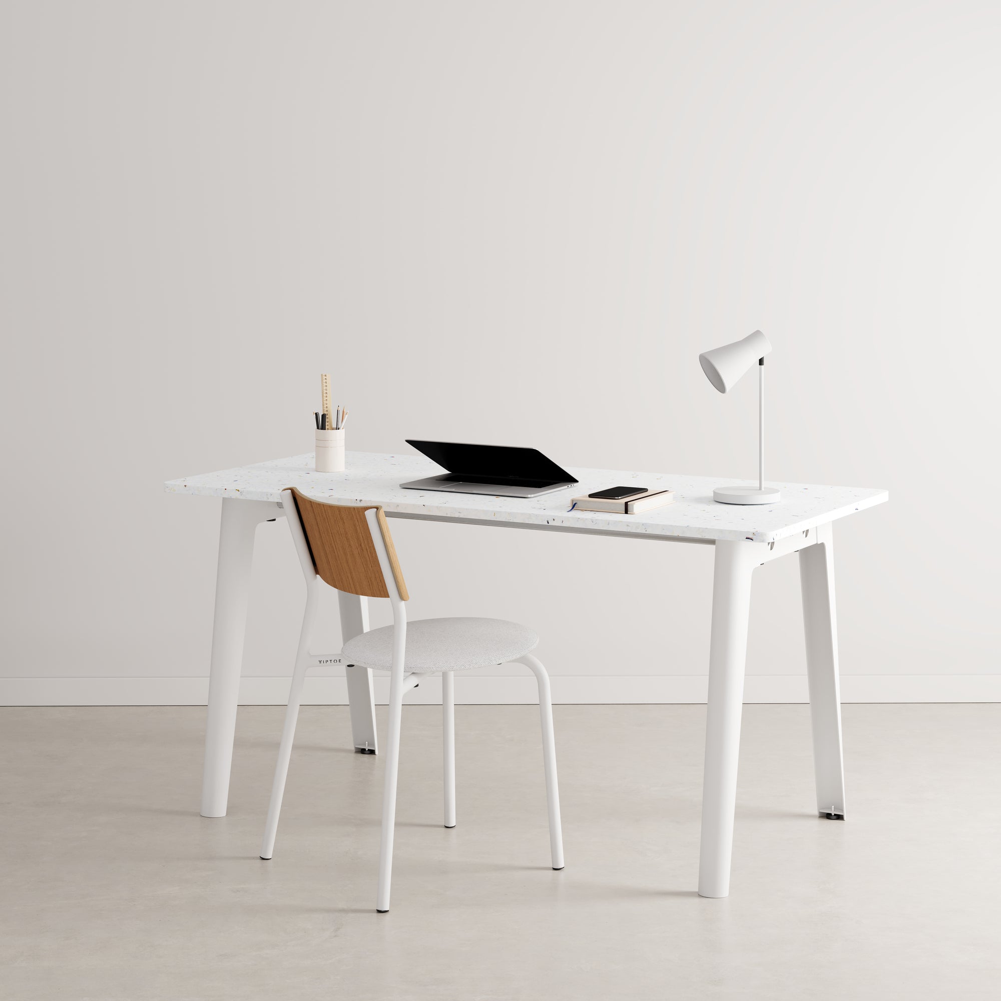 Bureau NEW MODERN – plastique recyclé - 150x70cm