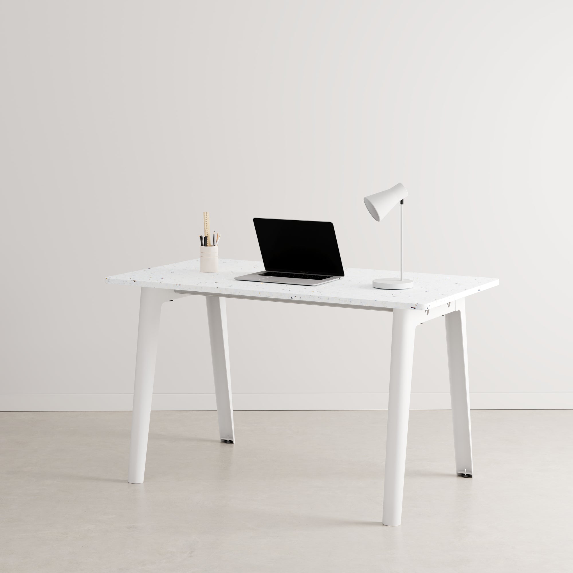NEW MODERN desk – recycled plastic – 130x70cm 