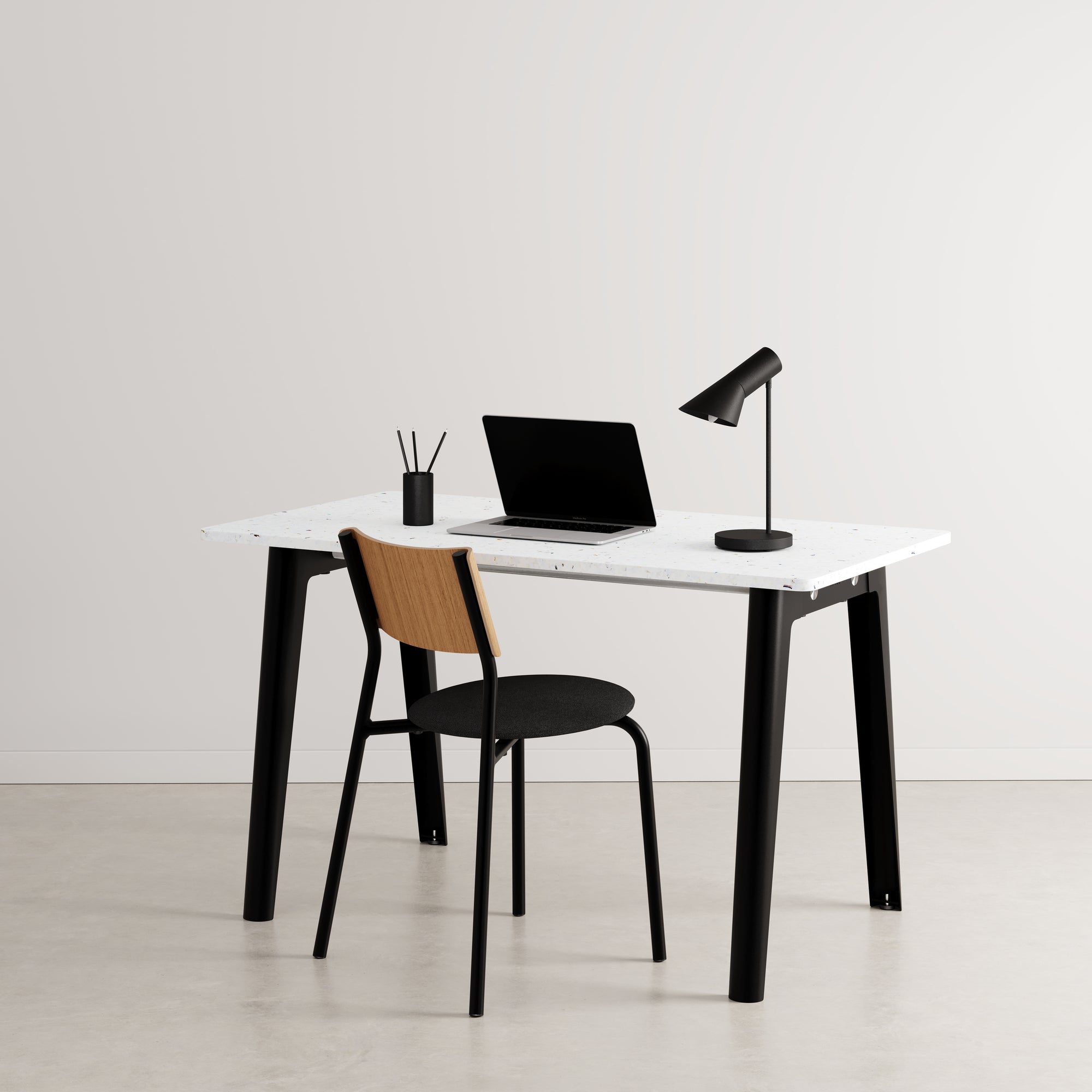 NEW MODERN desk 2026 – recycled plastic – 150x70cm 