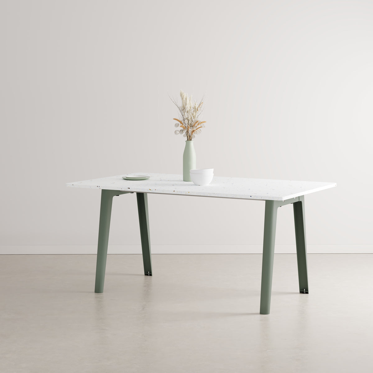 NEW MODERN dining table – recycled plastic 