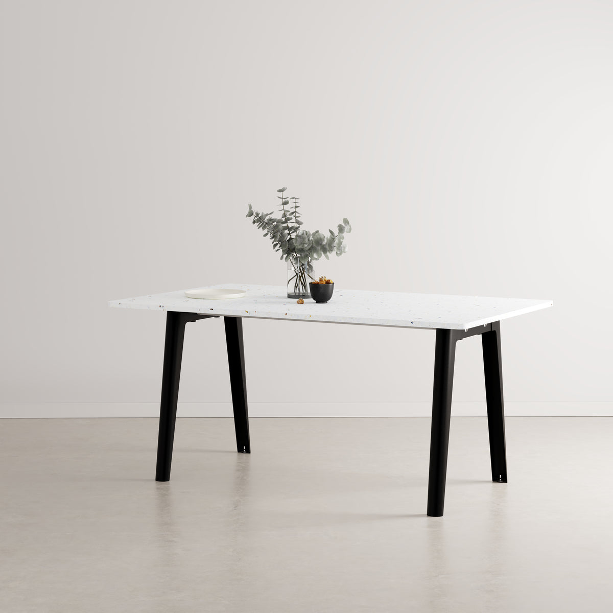 NEW MODERN dining table – recycled plastic 
