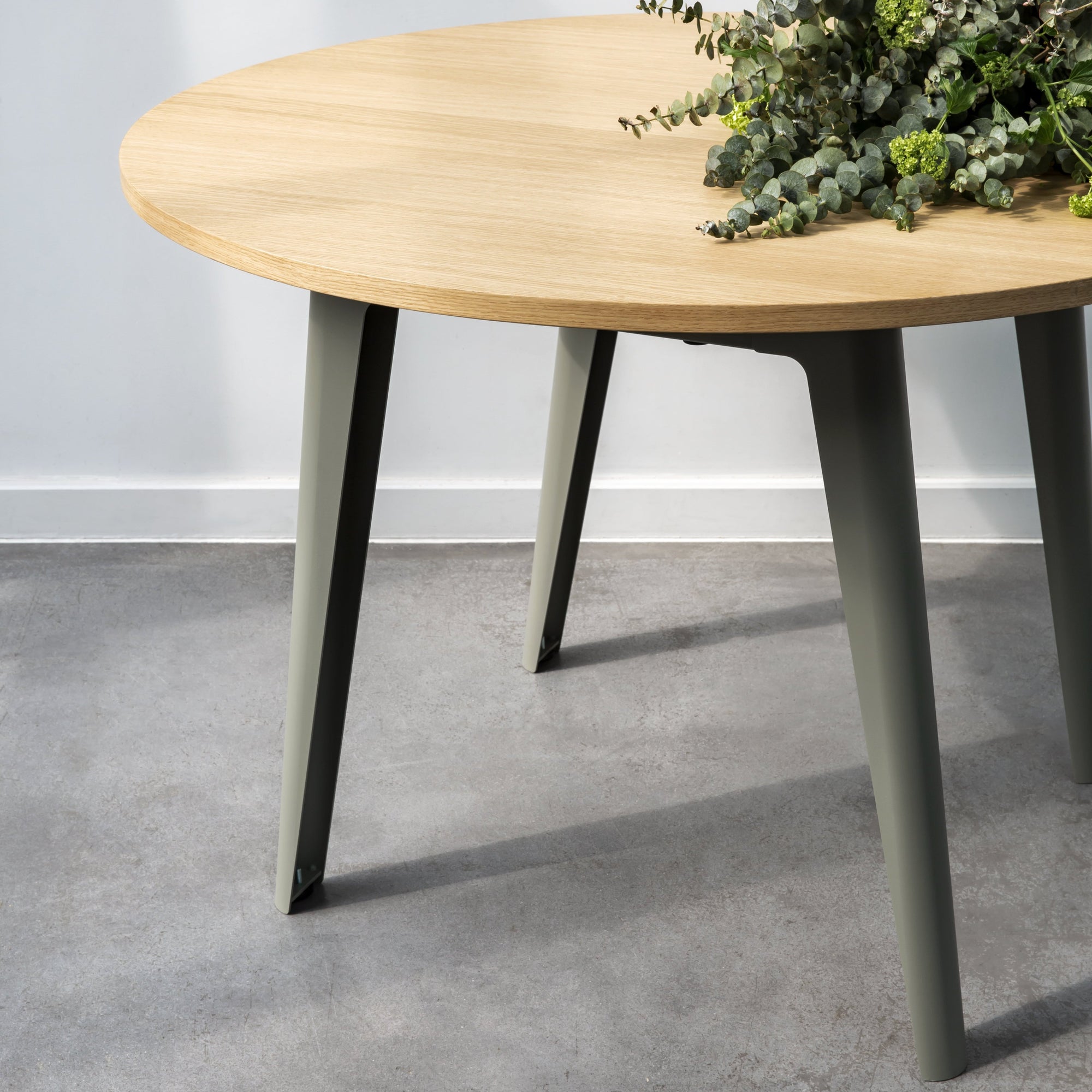 Table ronde NEW MODERN – bois éco–certifié - Ø 110cm