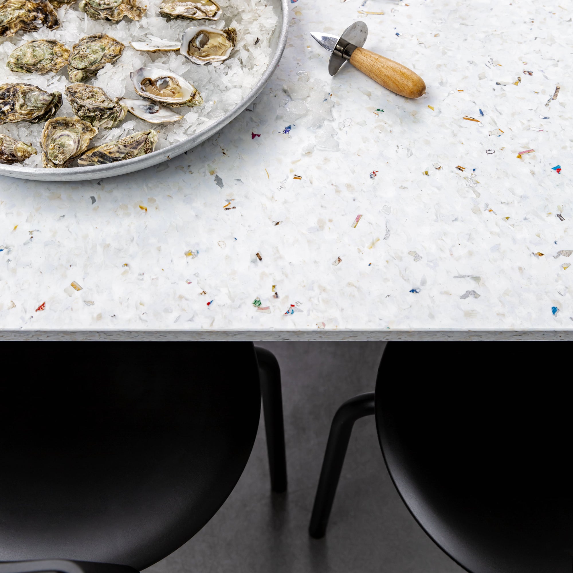 NEW MODERN dining table – recycled plastic – 190x95cm 