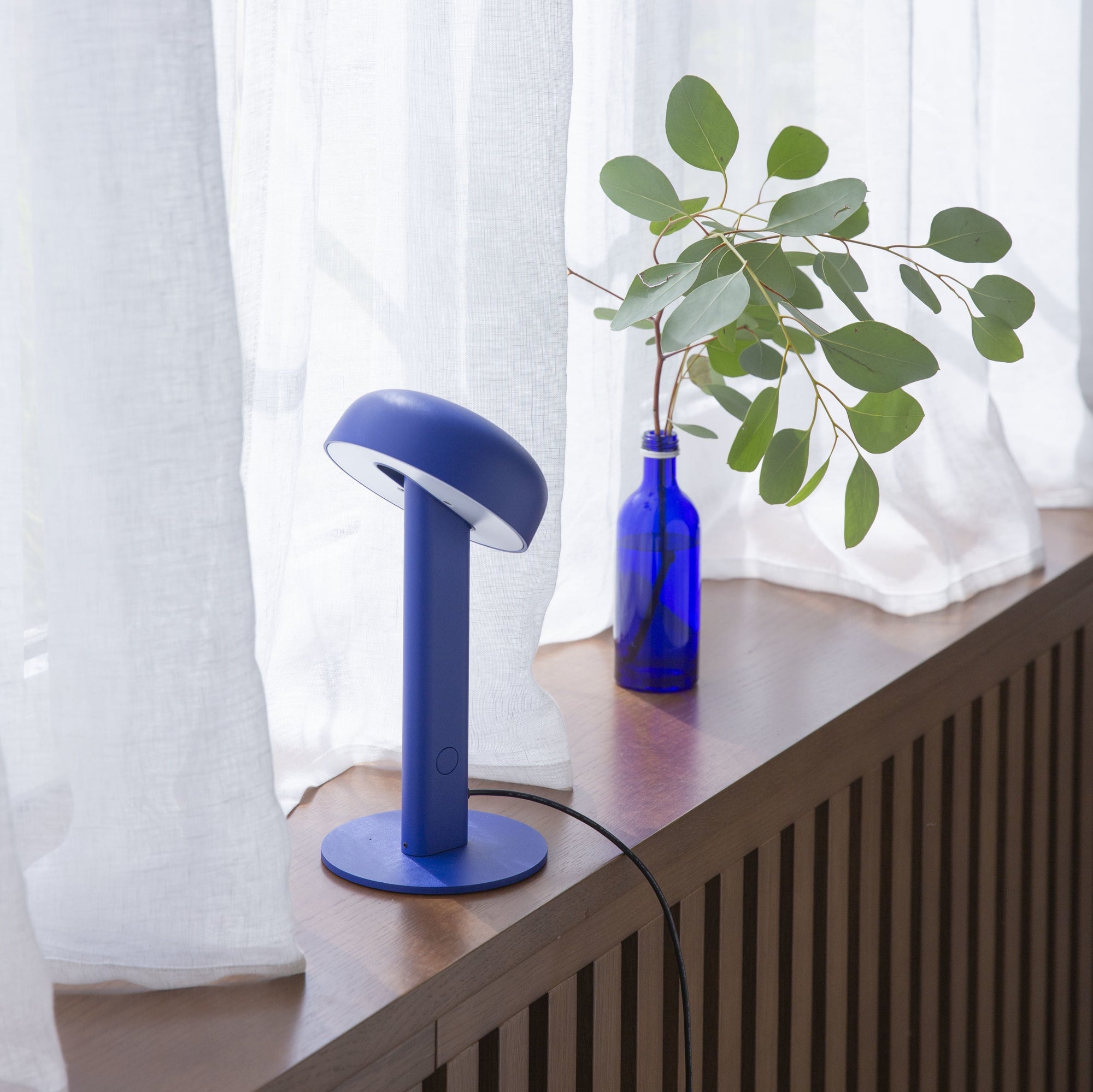 Lampe NOD à poser - bleu roi