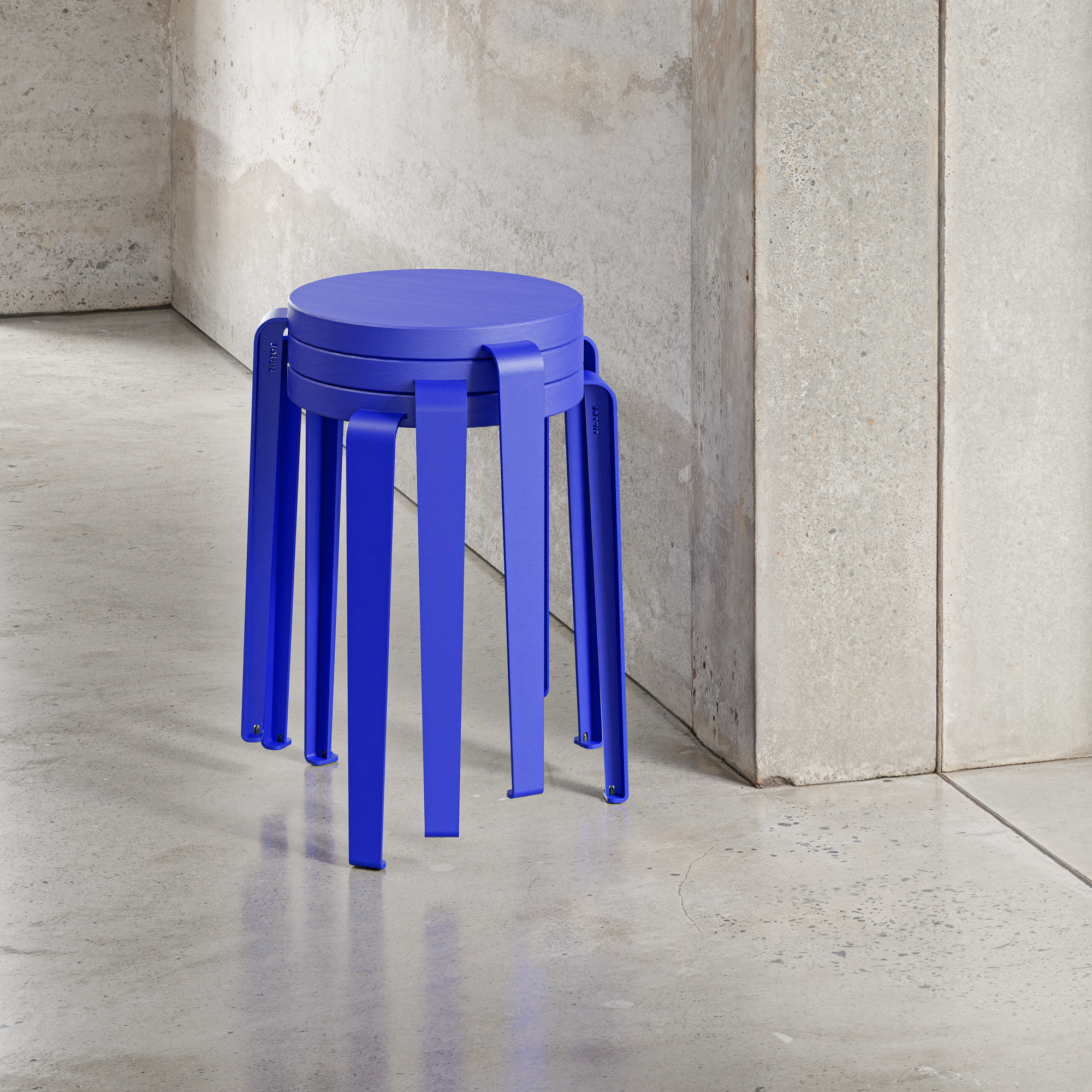 Tiptoe x Klein Blue® - LOU Stool 