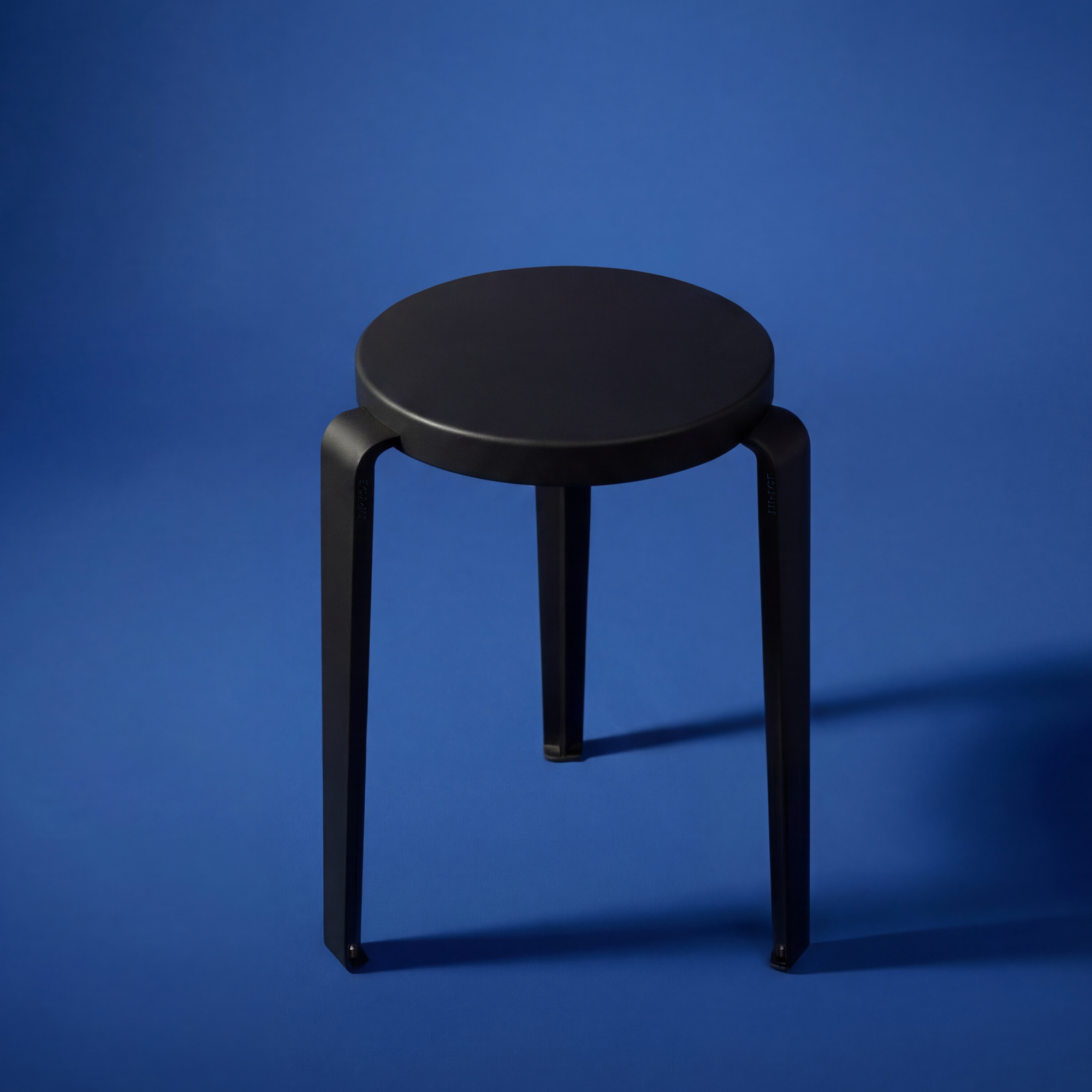 Tabouret LOU édition CHROMA- bois éco-certifié - 45cm