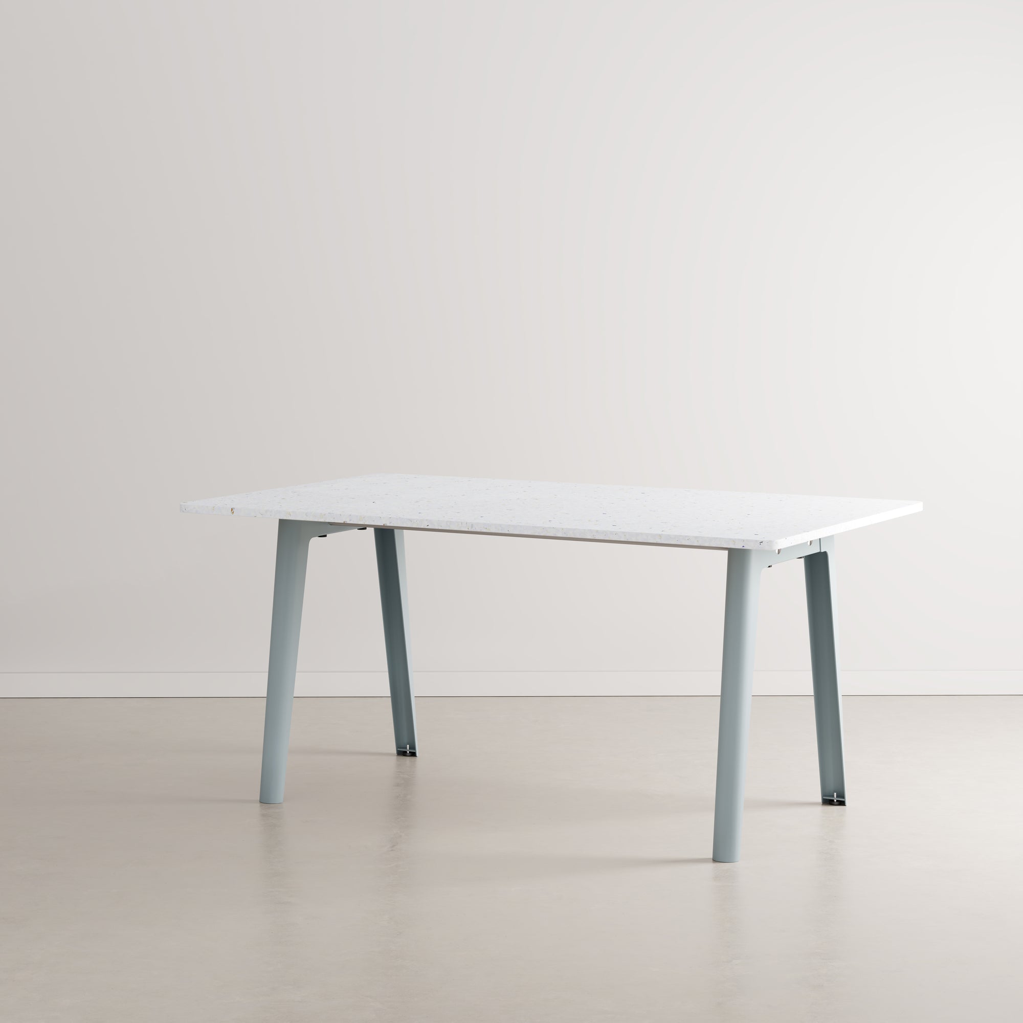 NEW MODERN dining table – recycled plastic 