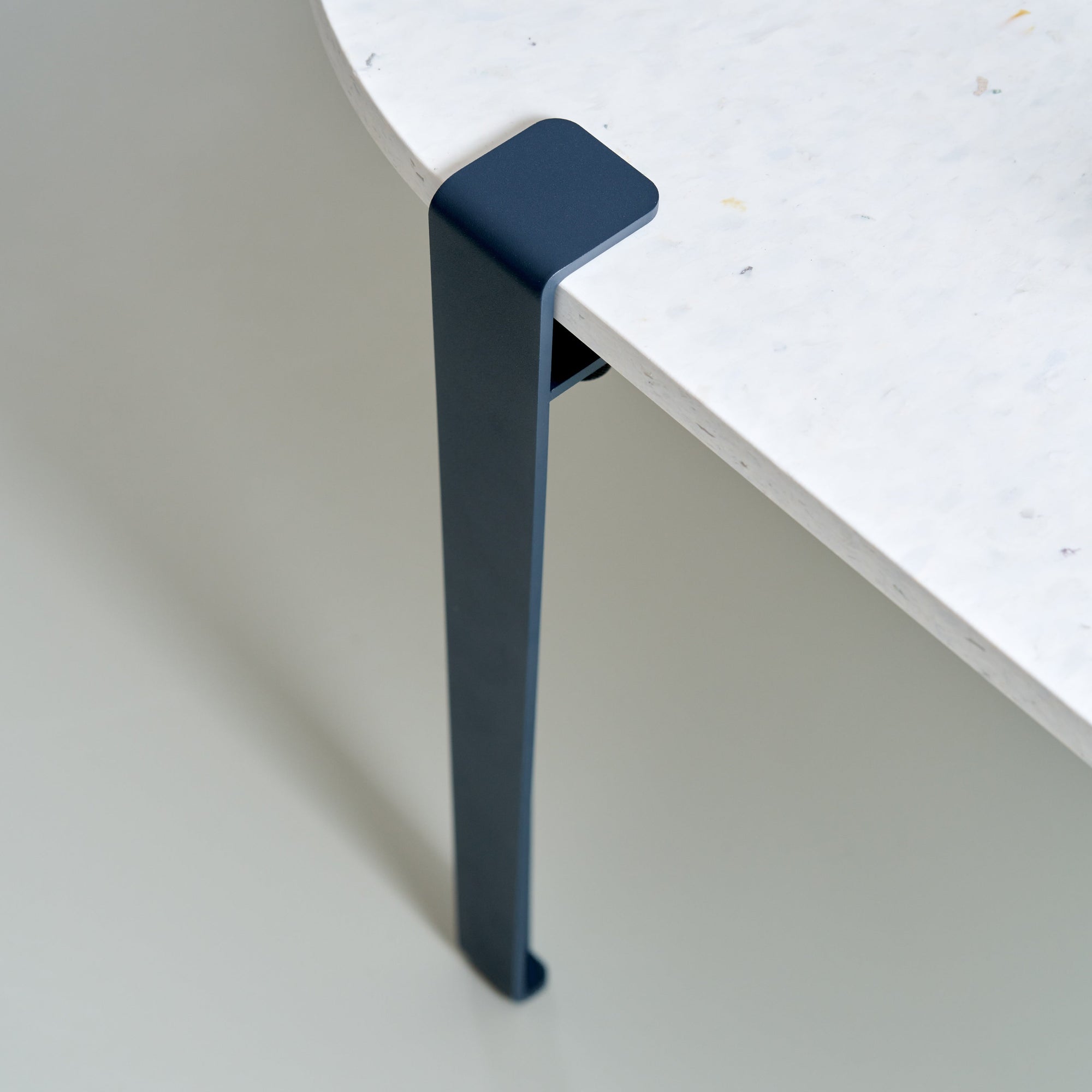 TIPTOE oblong coffee table - recycled plastic 