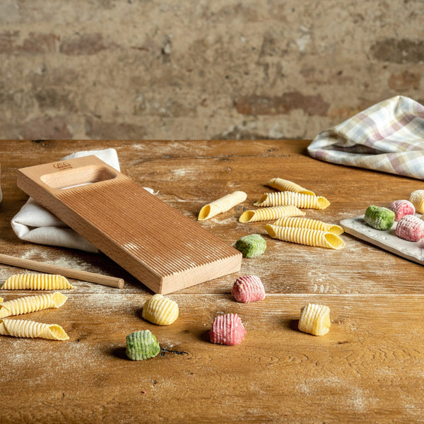 Gnocchi board with garganelli accessory 