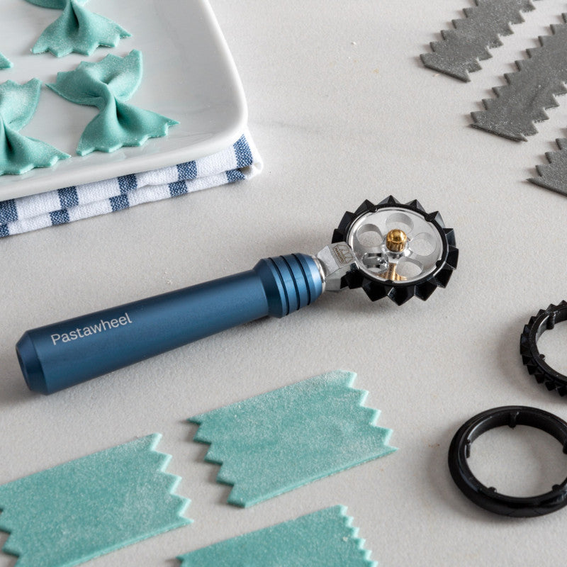 Pastawheel pasta cutter